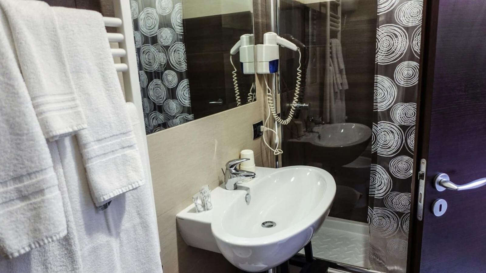 Hotel Miramonti กานจิ ภายนอก รูปภาพ